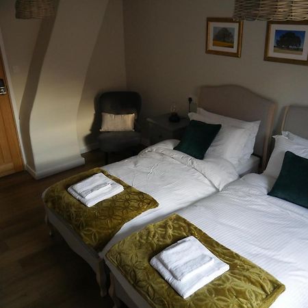 The Fox And Hounds Hotel Whittlebury Kültér fotó