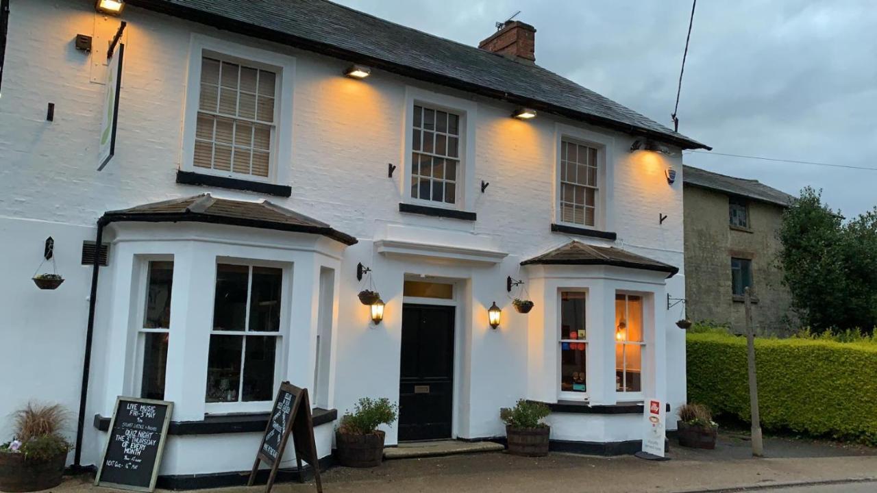 The Fox And Hounds Hotel Whittlebury Kültér fotó