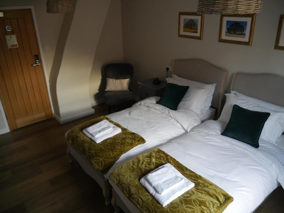 The Fox And Hounds Hotel Whittlebury Kültér fotó